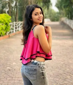 Komal Chaudhary Escort Girl